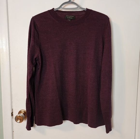 Banana Republic Sweaters - 100% Merino Wool Banana Republic Knit Sweater Crew Neck